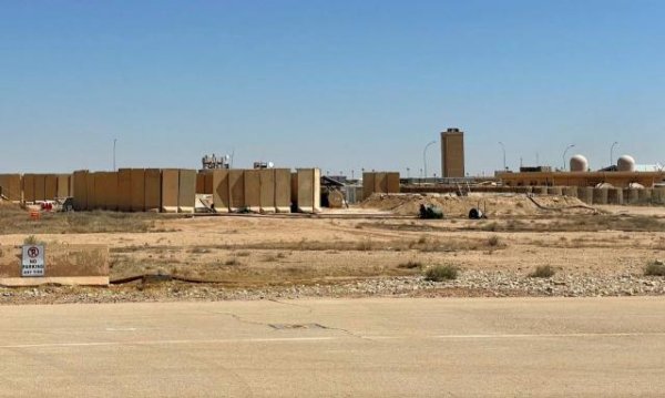 搭档网 爆料：伊朗已准备好打击美军基地